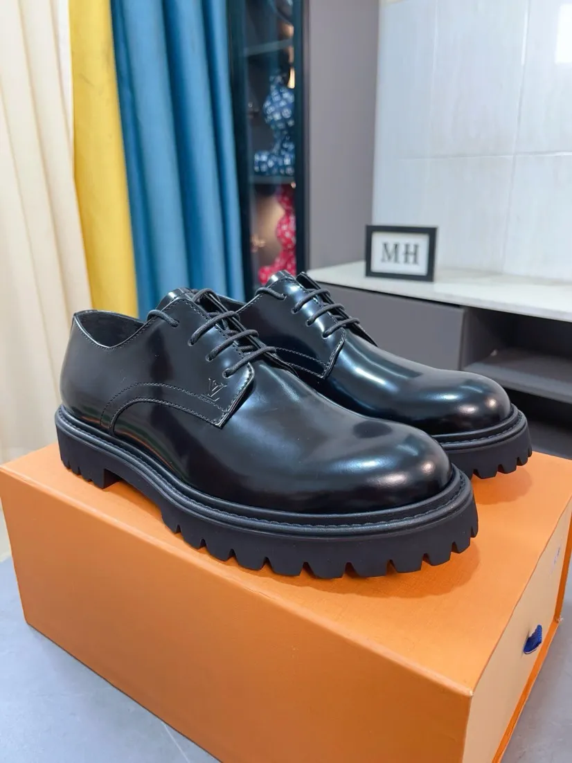 Men's shoes💰 660🌹🌹High version [LV] Louis Vuitton's popular casual leather shoes🎖Fashionable and elegant🎖🎖Material: Original imported open-edge beaded cowhide, washed cowhide leather lining, original open-molded rubber outsole, high-end and classy, ​​elegant quality, instantly transforming into a handsome man when you step on the foot❤❤Standard\nNumber of sizes: 39-44, 38, 45 customized